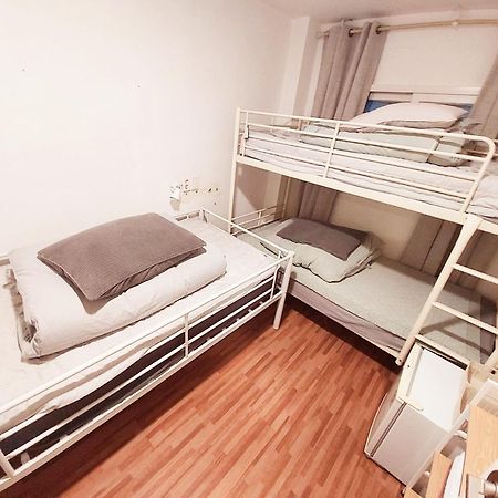 Blue Boat Hostel Myeongdong Сеул Екстериор снимка