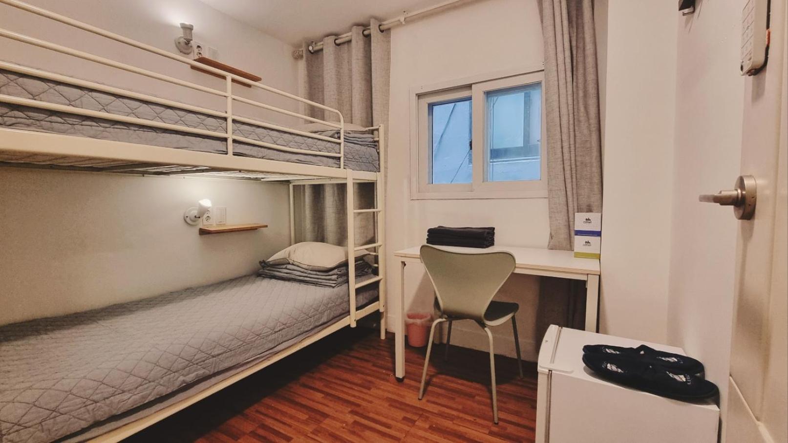 Blue Boat Hostel Myeongdong Сеул Екстериор снимка