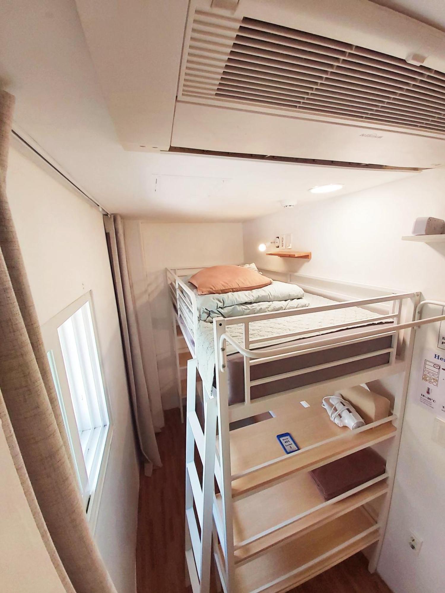 Blue Boat Hostel Myeongdong Сеул Екстериор снимка