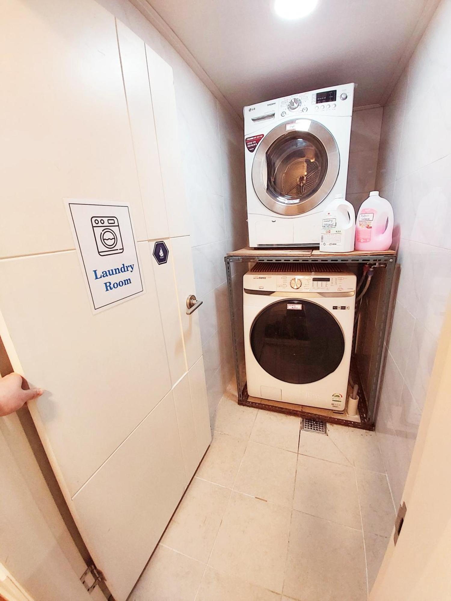Blue Boat Hostel Myeongdong Сеул Екстериор снимка