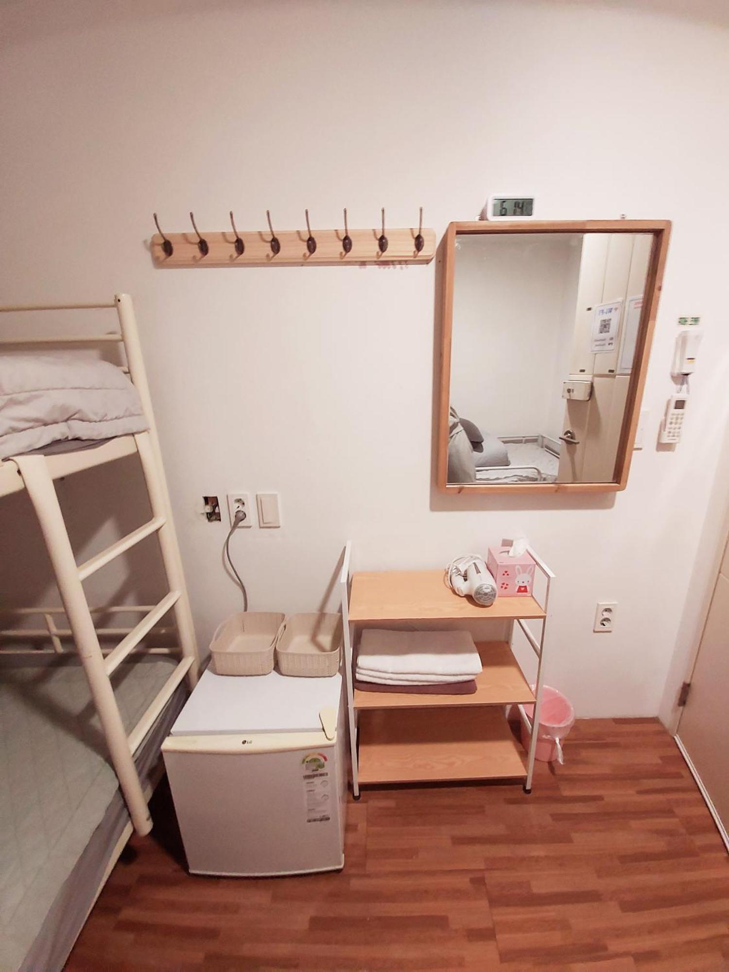 Blue Boat Hostel Myeongdong Сеул Екстериор снимка