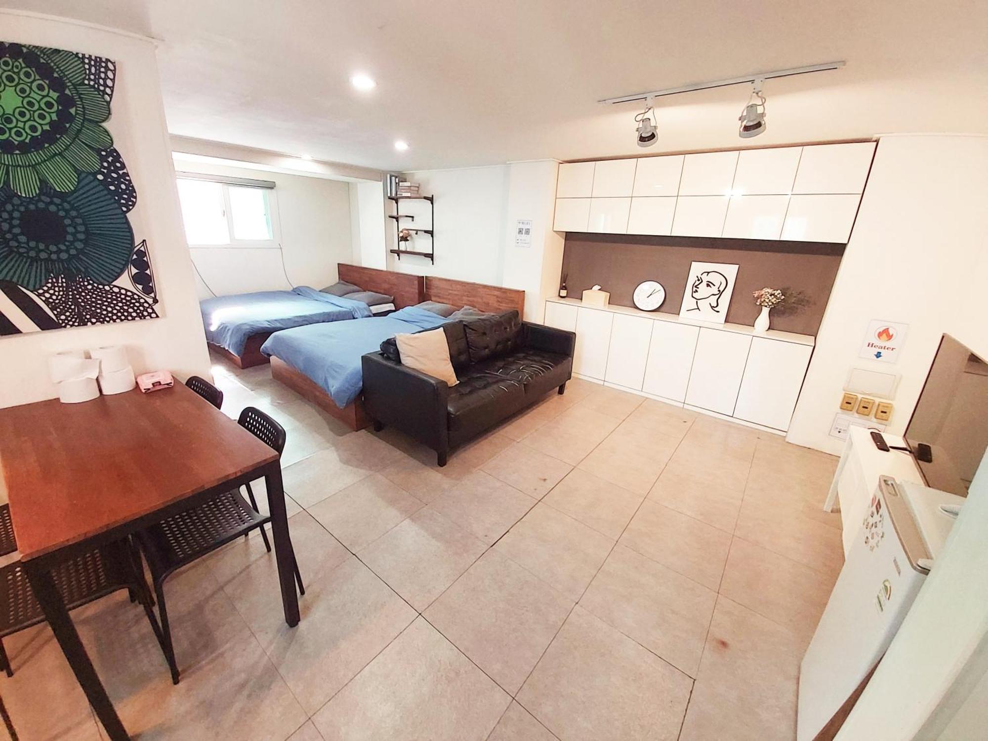 Blue Boat Hostel Myeongdong Сеул Екстериор снимка