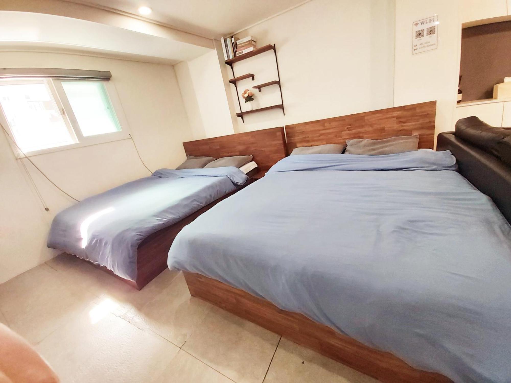 Blue Boat Hostel Myeongdong Сеул Екстериор снимка