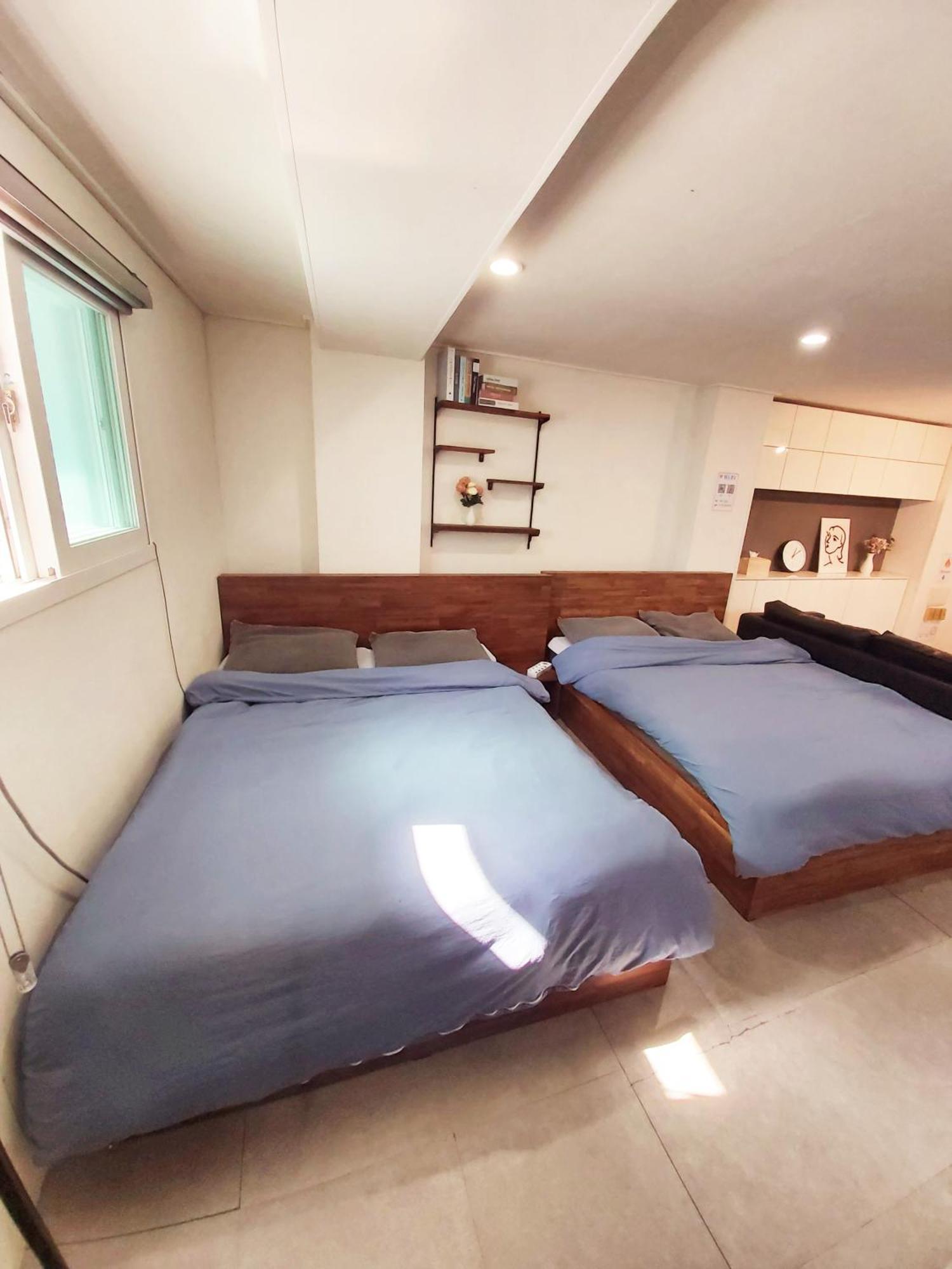 Blue Boat Hostel Myeongdong Сеул Екстериор снимка