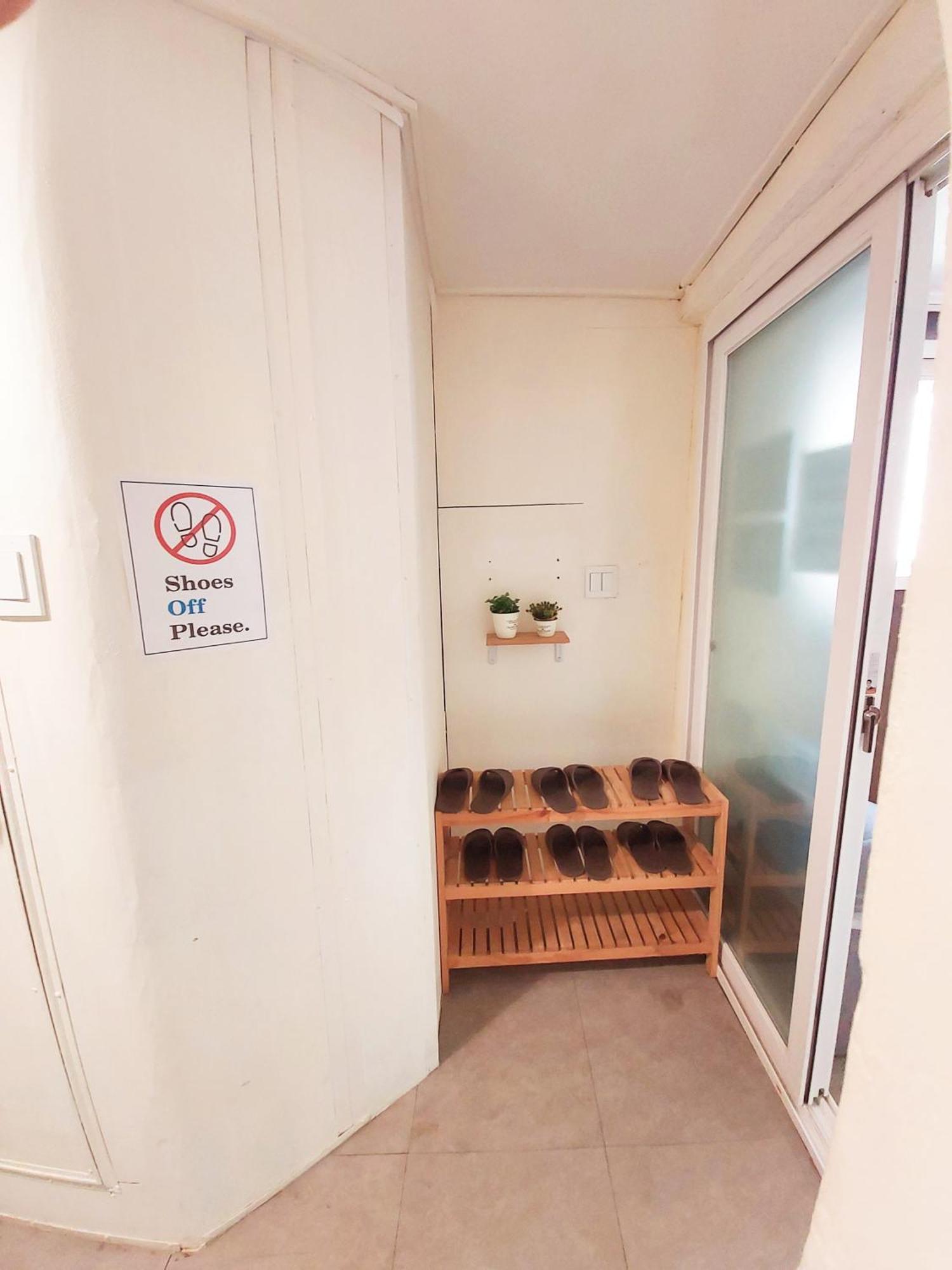 Blue Boat Hostel Myeongdong Сеул Екстериор снимка